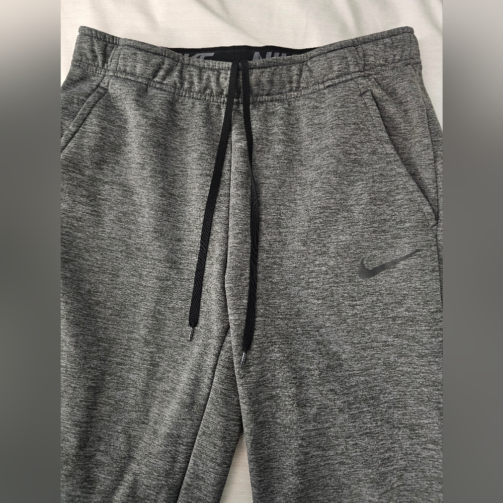 Nike DriFit dark grey sweatpants